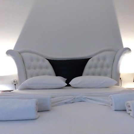Artur Apartments Himare Esterno foto