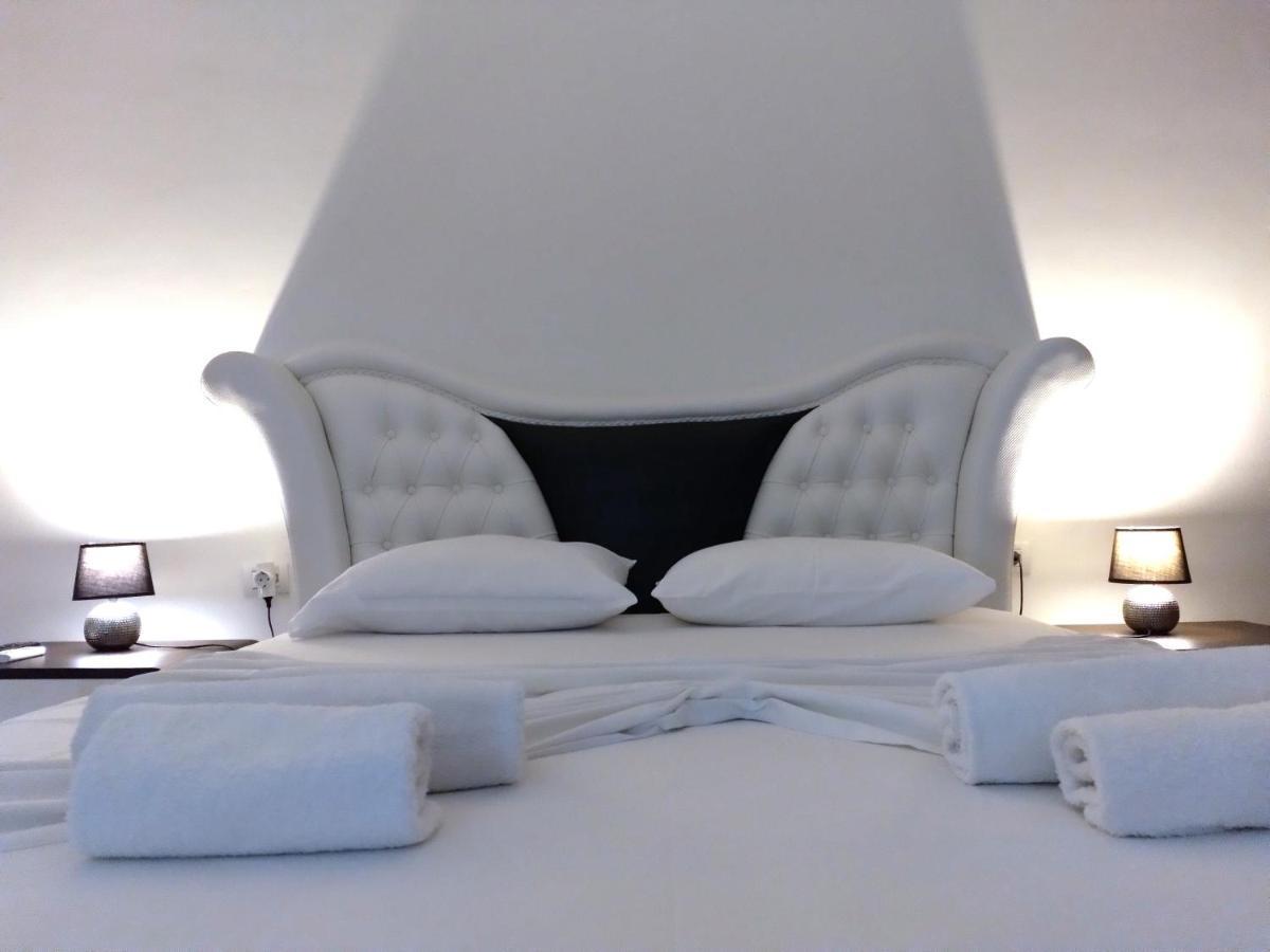 Artur Apartments Himare Esterno foto