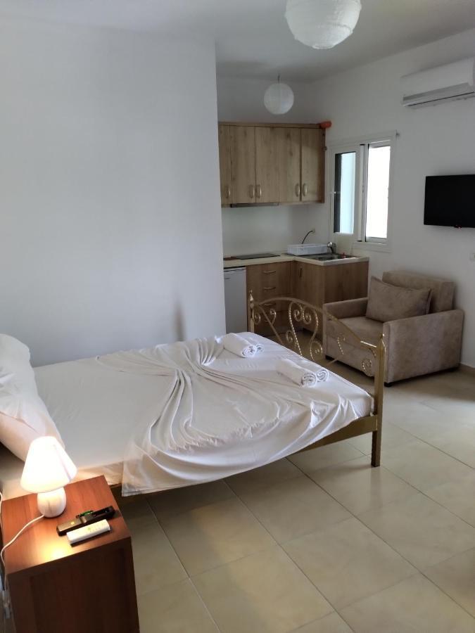 Artur Apartments Himare Esterno foto