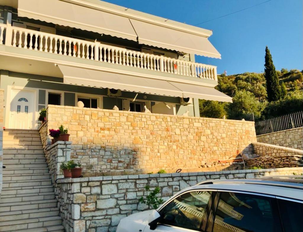 Artur Apartments Himare Esterno foto