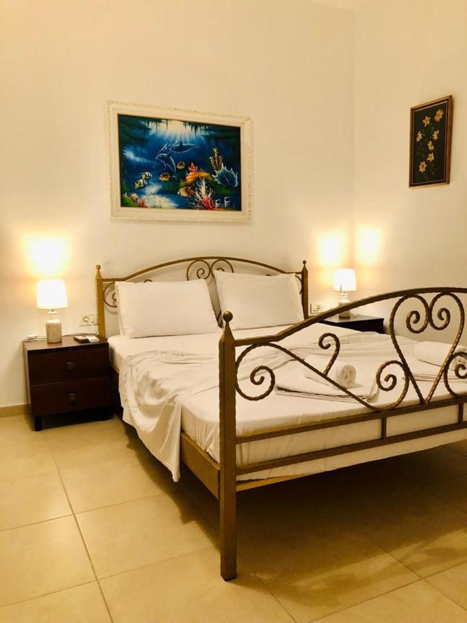 Artur Apartments Himare Esterno foto