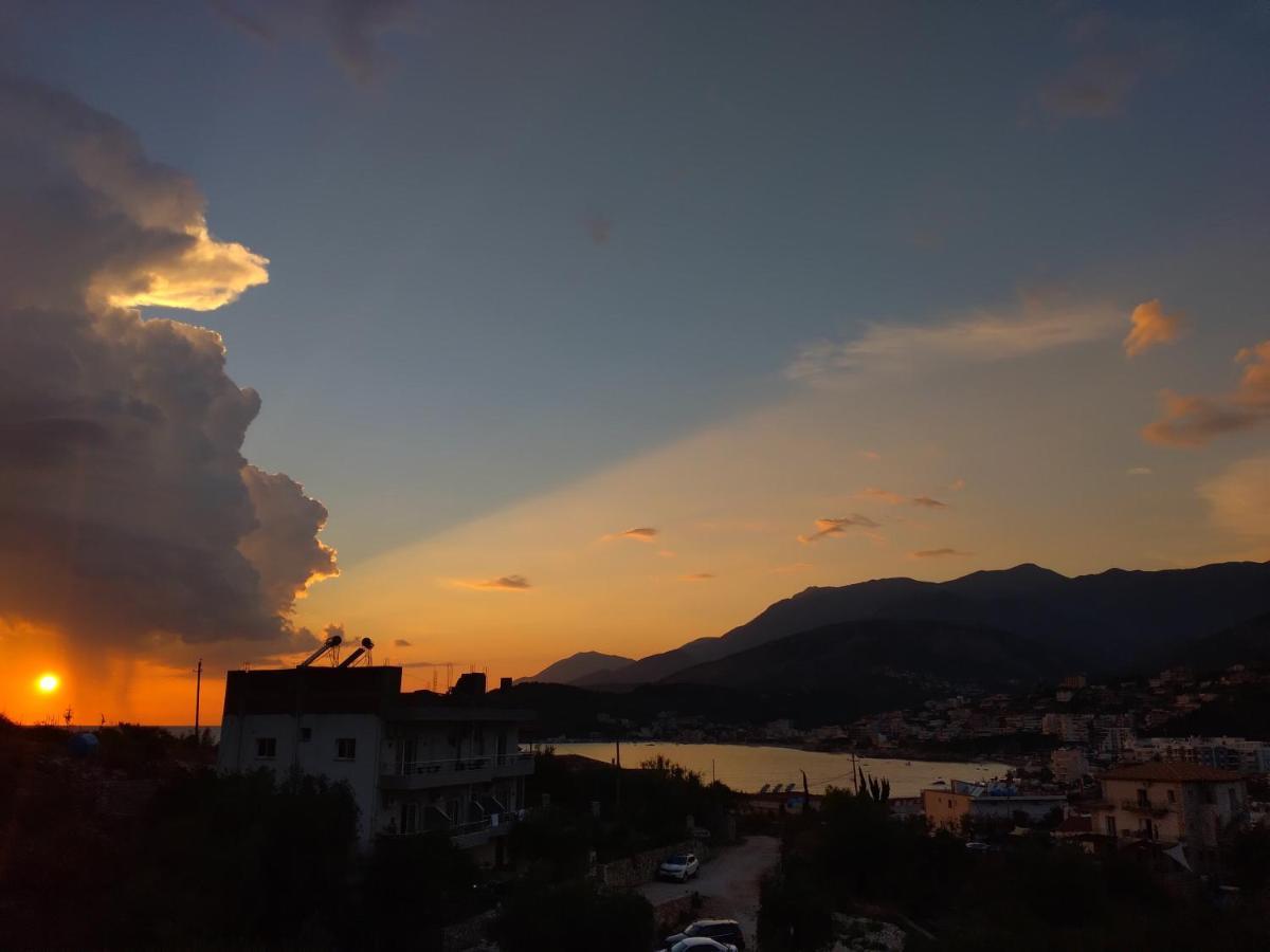 Artur Apartments Himare Esterno foto