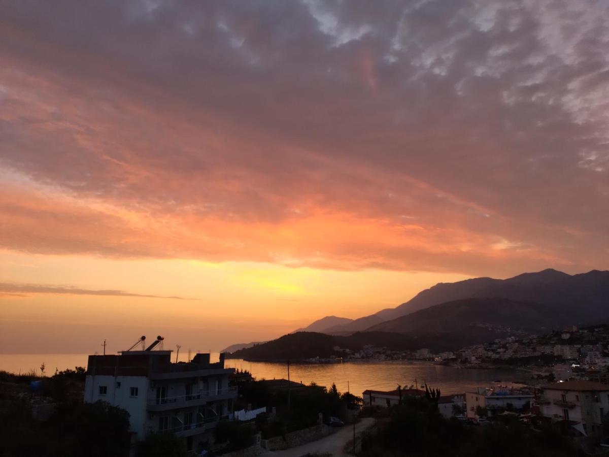 Artur Apartments Himare Esterno foto