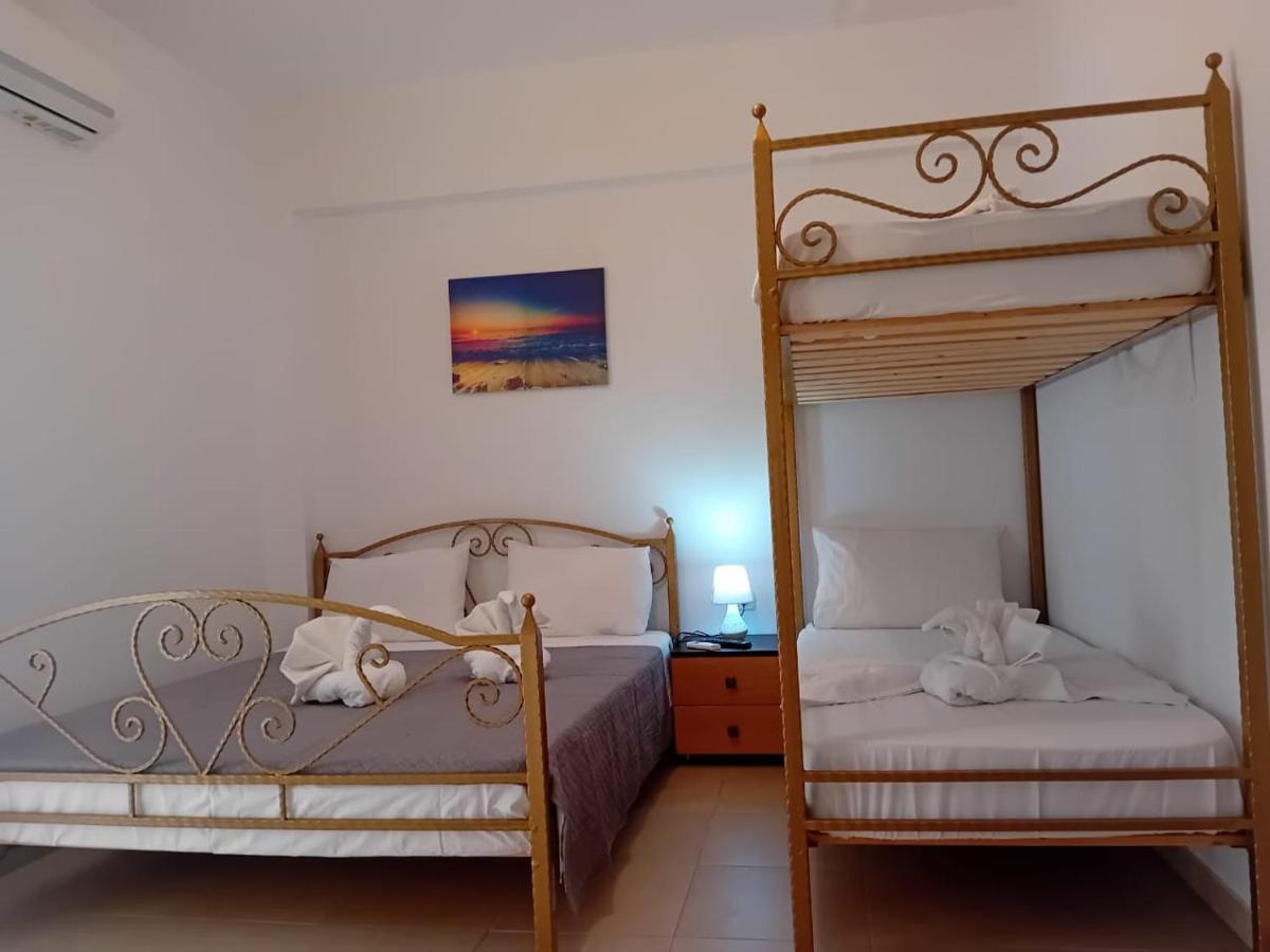 Artur Apartments Himare Esterno foto