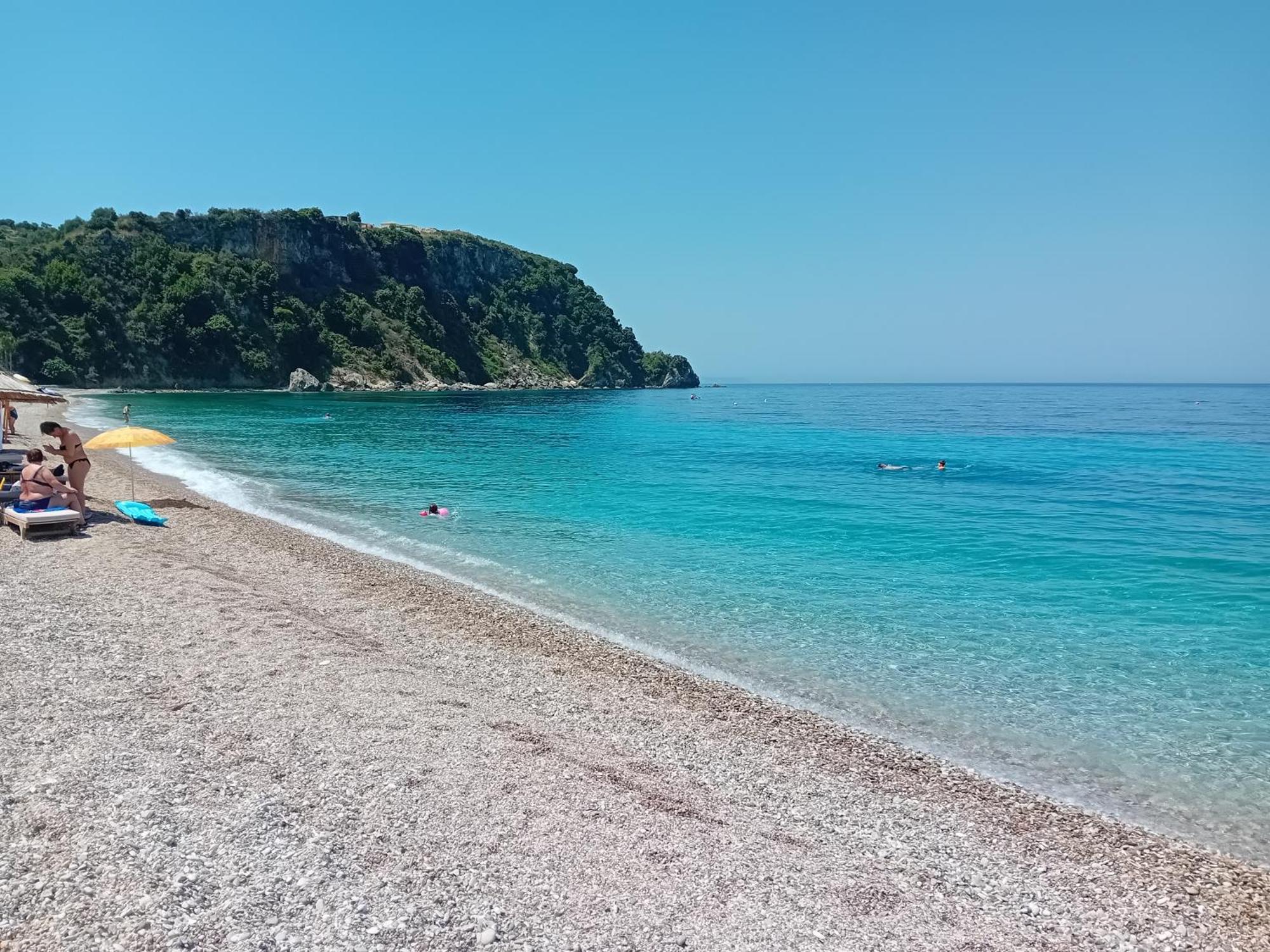 Artur Apartments Himare Esterno foto