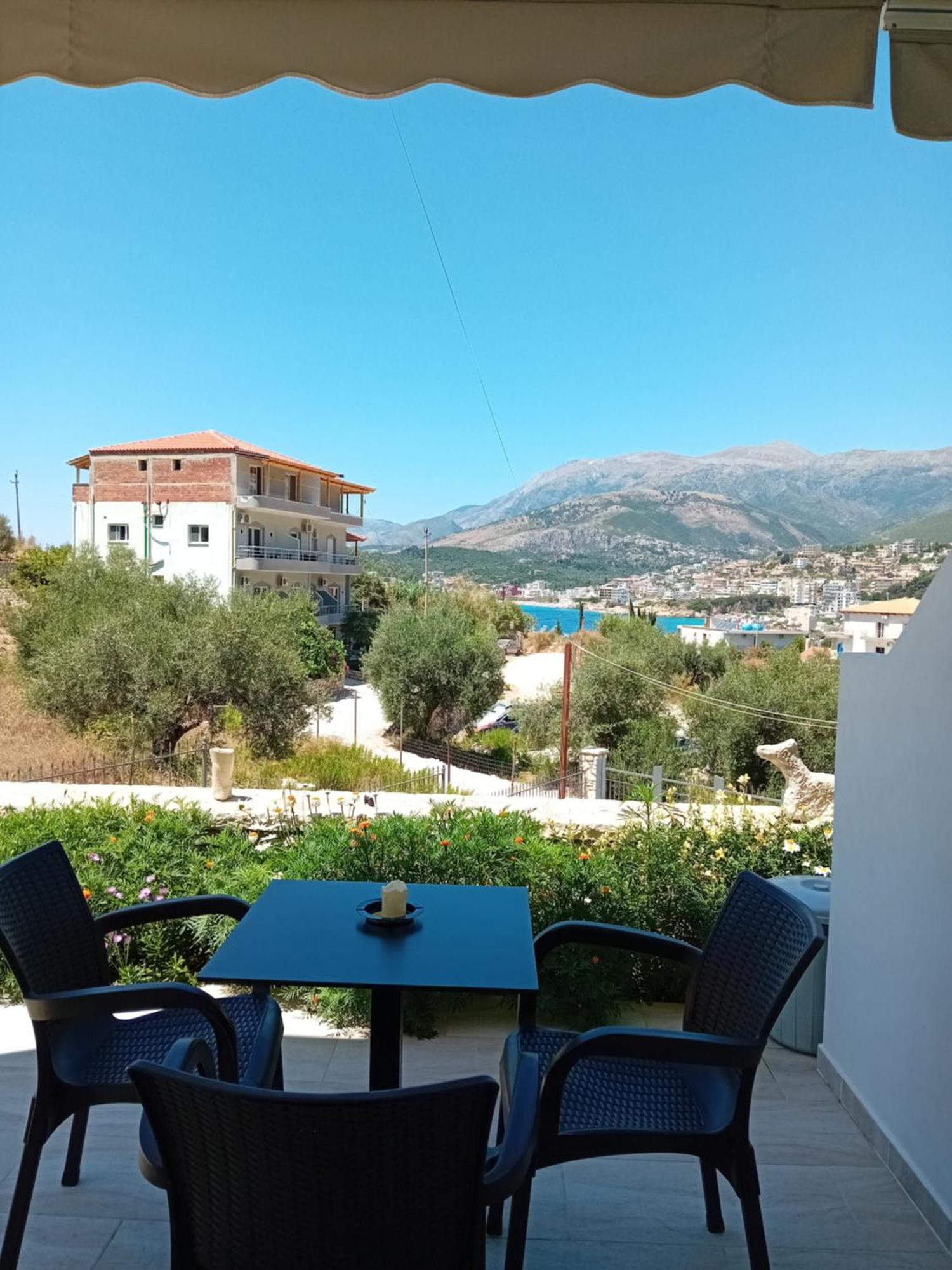 Artur Apartments Himare Esterno foto