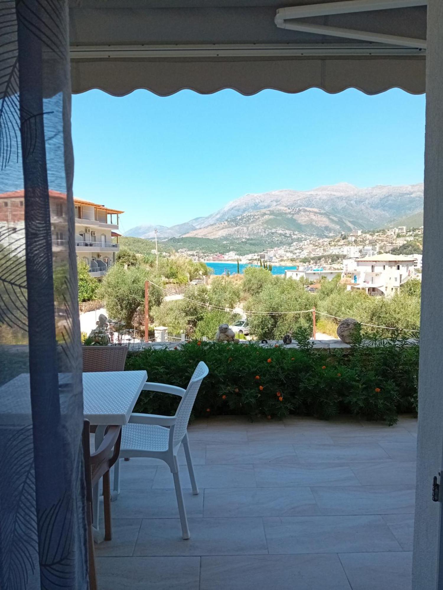 Artur Apartments Himare Esterno foto