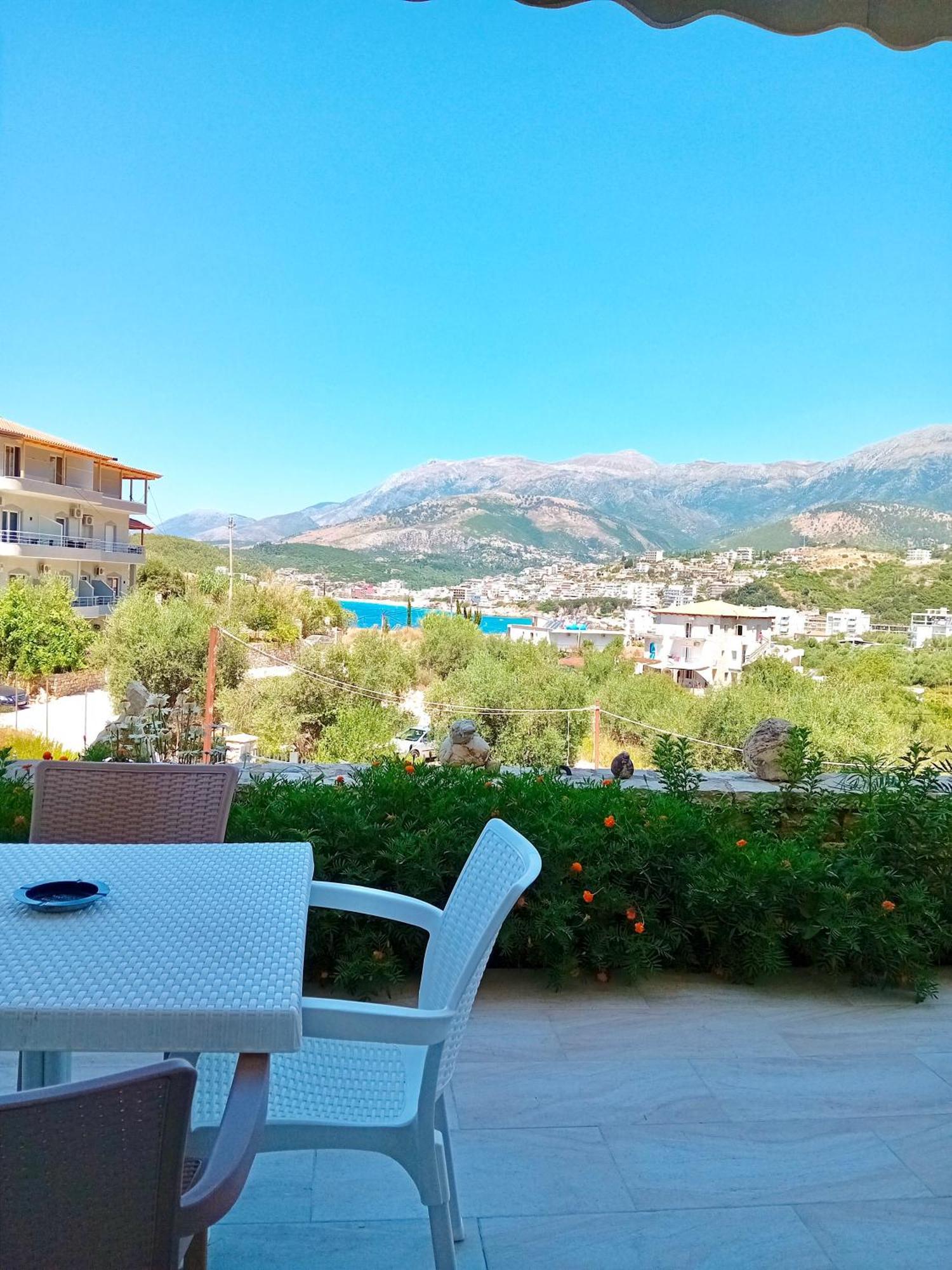 Artur Apartments Himare Esterno foto
