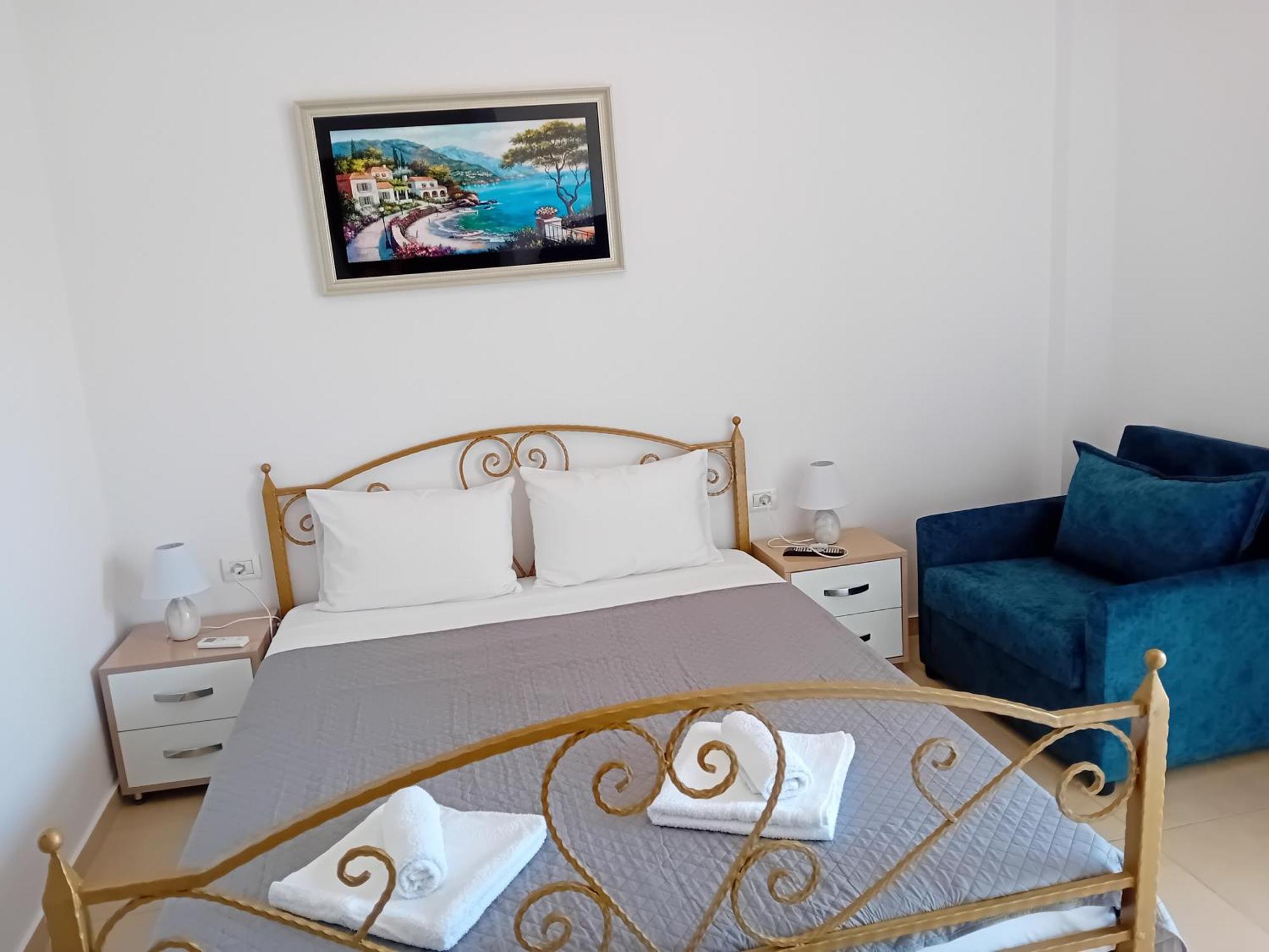 Artur Apartments Himare Esterno foto