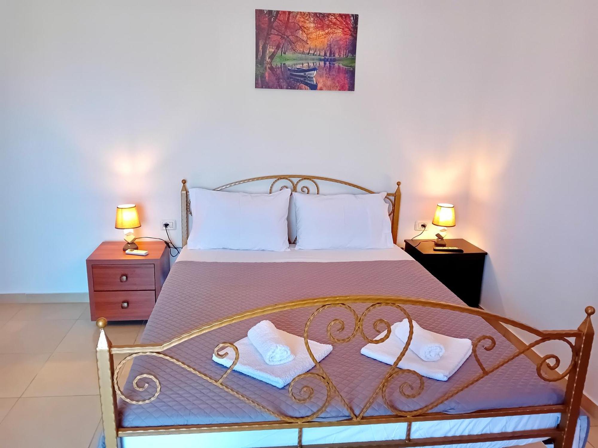 Artur Apartments Himare Esterno foto